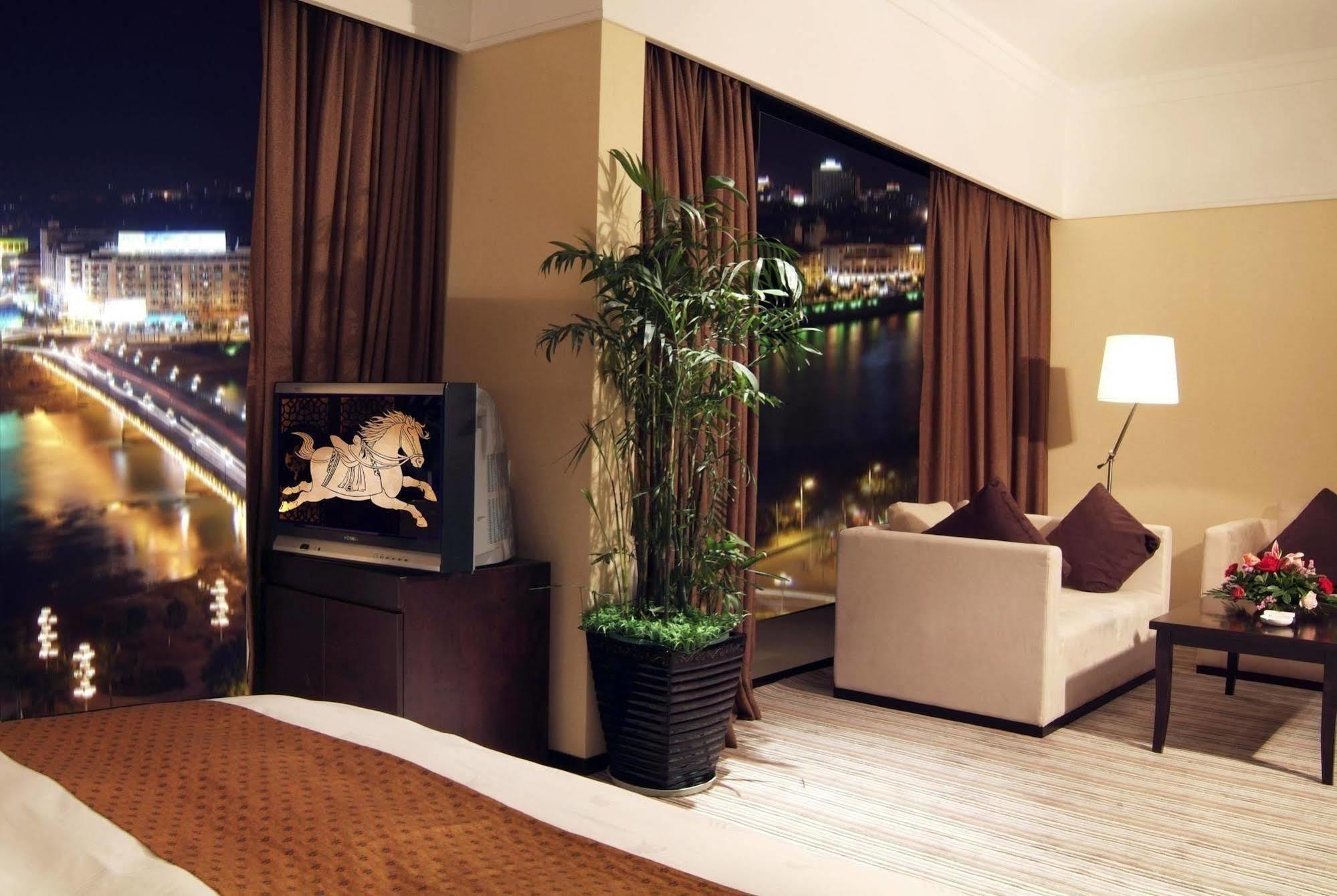 Heyuan Great International Hotel Экстерьер фото